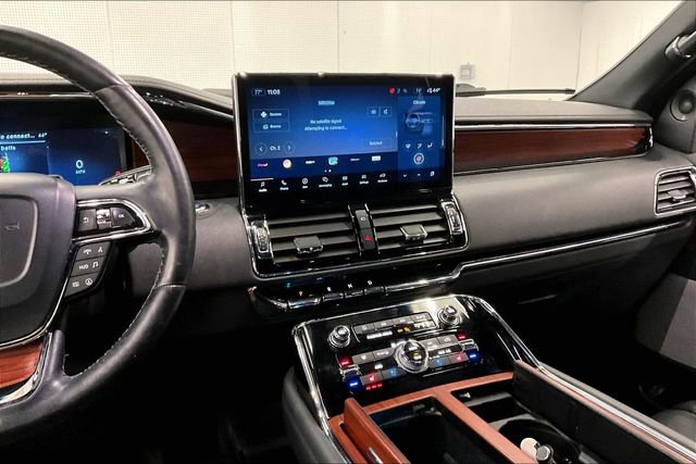 Used 2023 Lincoln Navigator L Reserve image 7