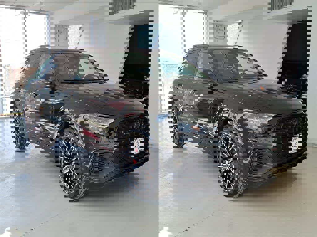 Used 2023 Audi Q8 Premium Plus w/ Premium Plus Package image 3
