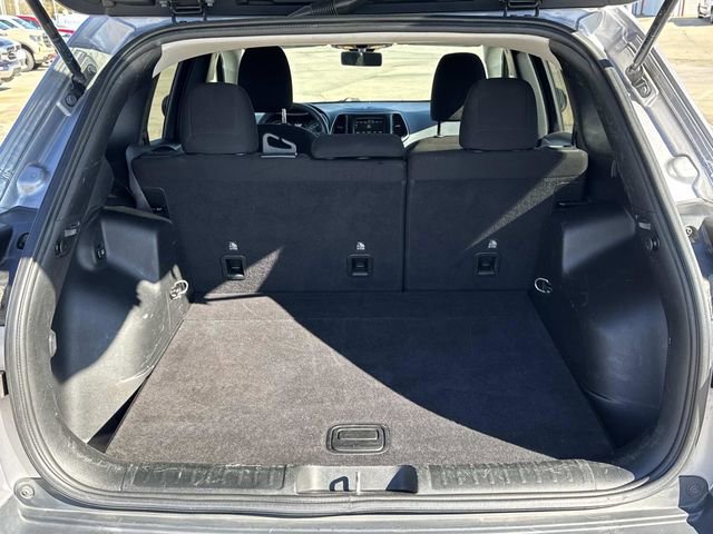 Used 2019 Jeep Cherokee Latitude w/ Popular Appearance Group image 11