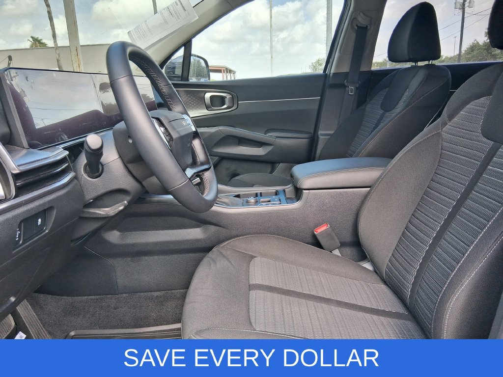 Used 2026 Kia Sorento LX FWD image 13