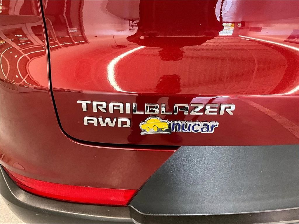 Used 2025 Chevrolet TrailBlazer LT AWD/4WD image 27