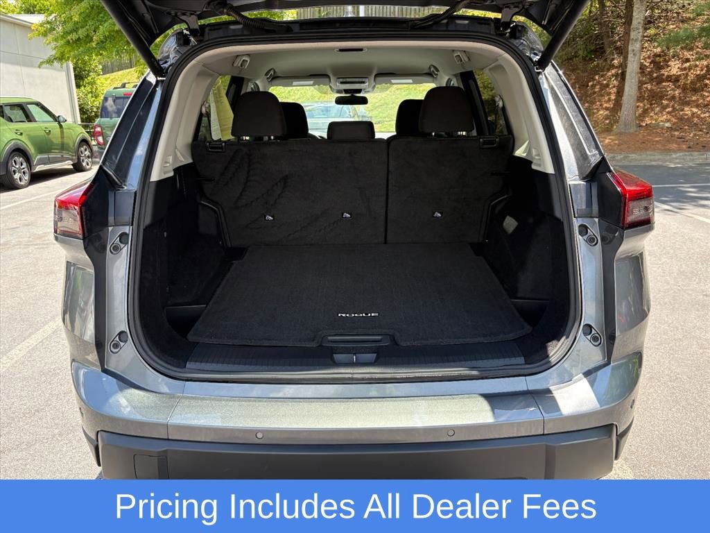 Used 2025 Nissan Rogue SV AWD/4WD image 26