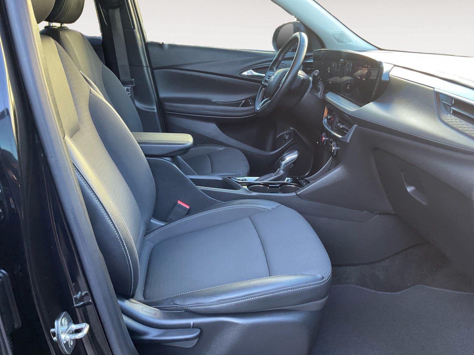 Certified 2024 Buick Encore GX Preferred w/ Advanced Technology Package AWD/4WD image 15