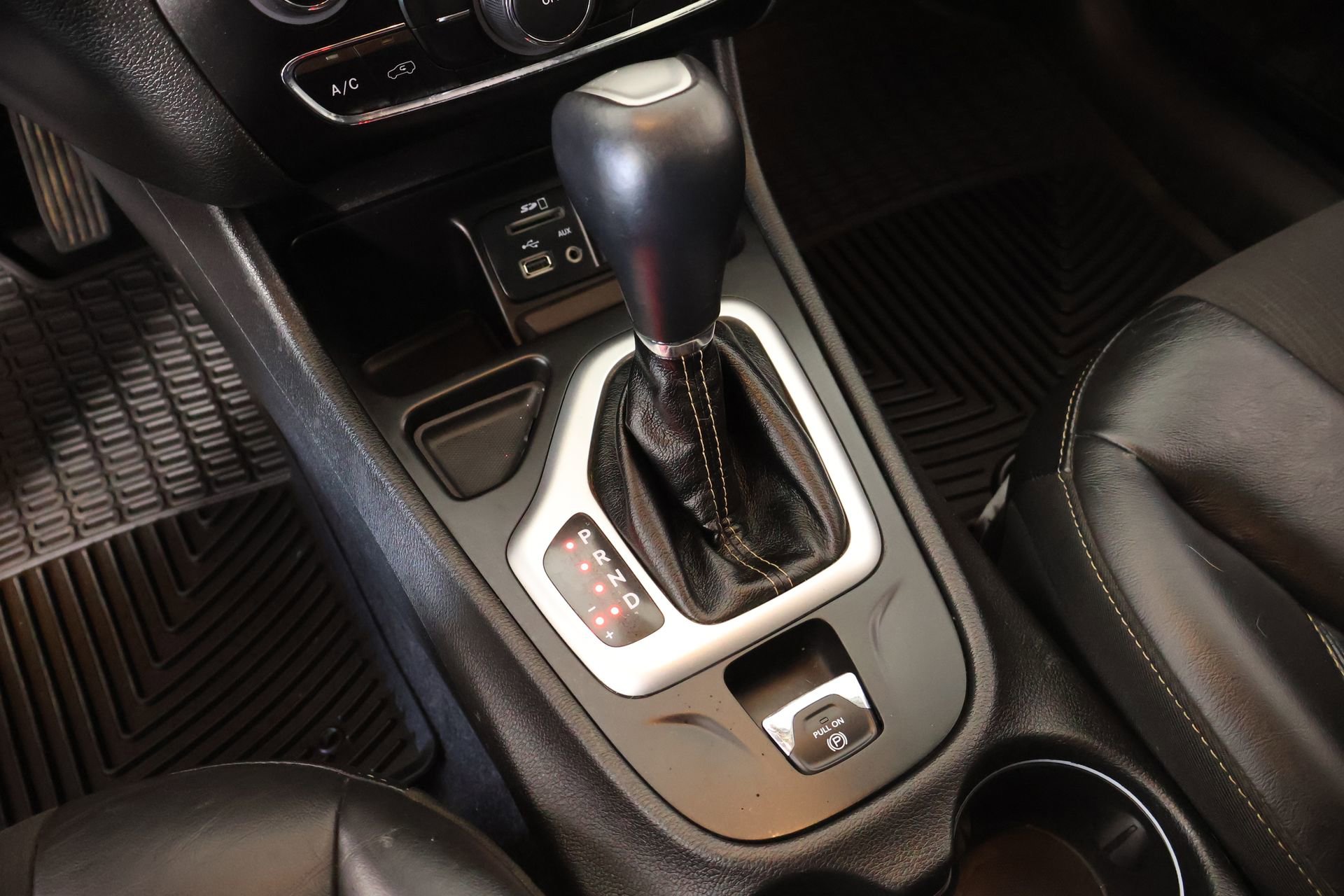 Used 2018 Jeep Cherokee Latitude Plus image 7