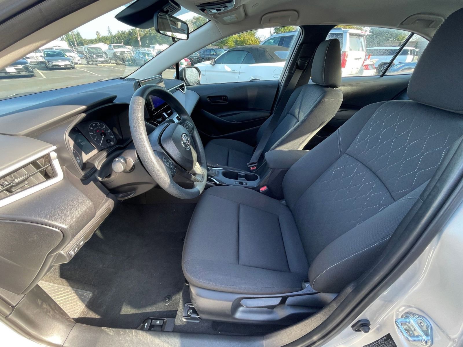 Used 2025 Toyota Corolla LE image 27