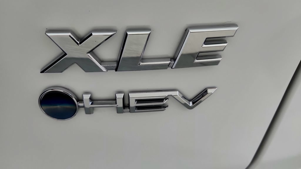 Certified 2025 Toyota RAV4 XLE AWD/4WD image 14