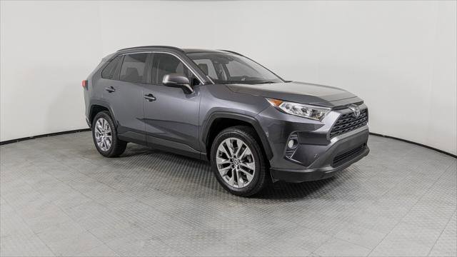 Used 2020 Toyota RAV4 XLE Premium image 9