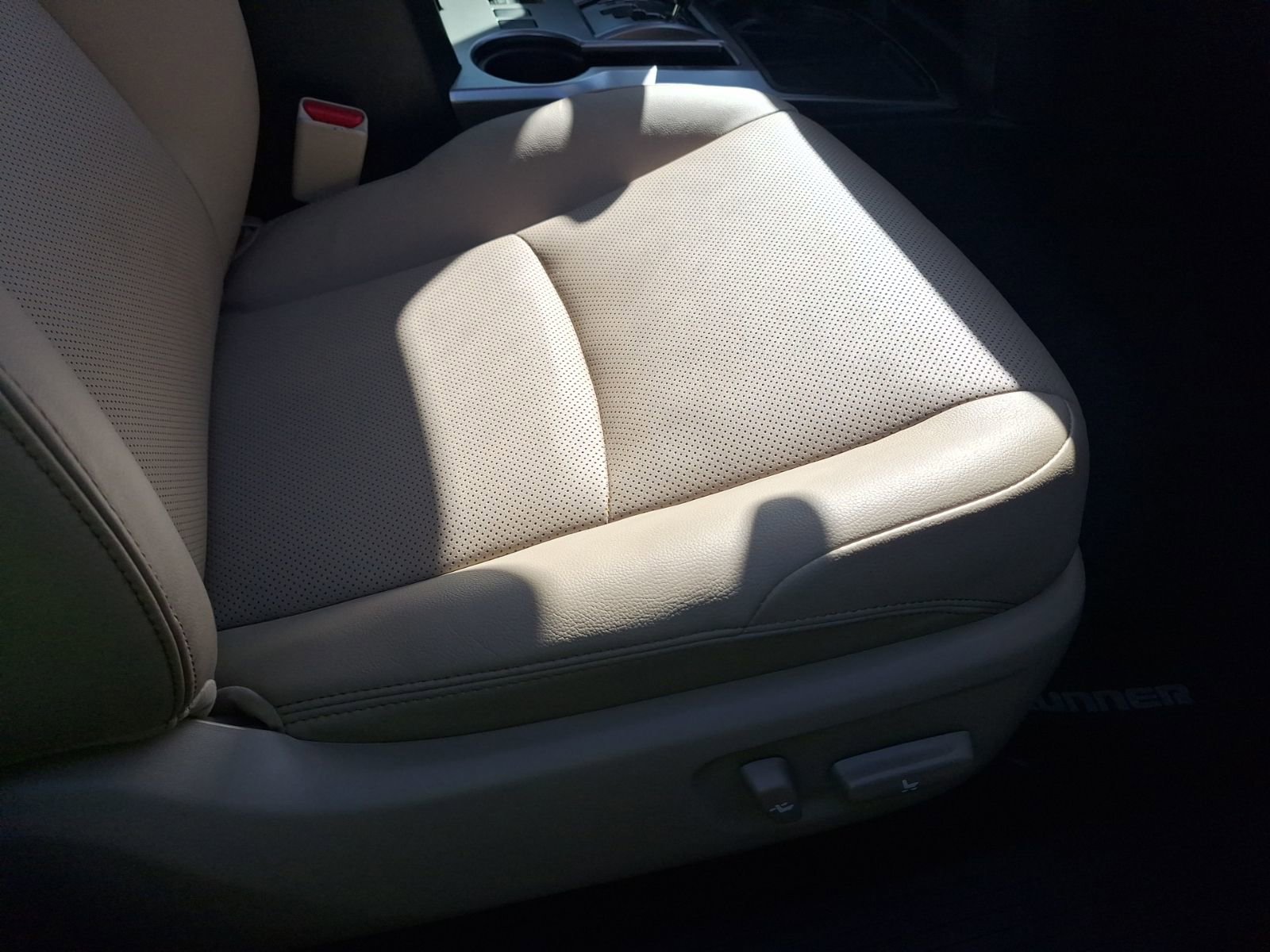 Used 2024 Toyota 4Runner Limited image 35