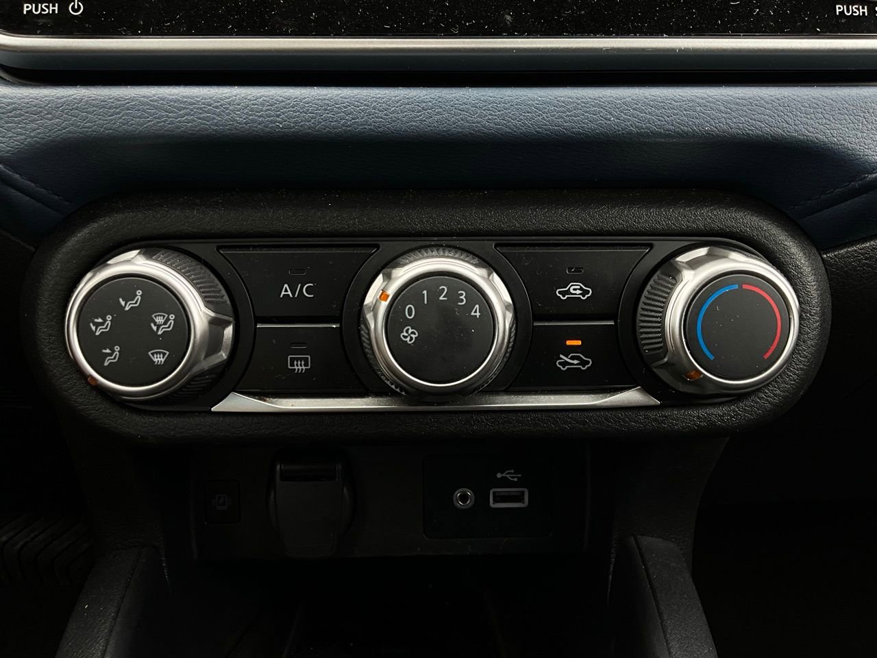 Used 2025 Nissan Versa SV image 25