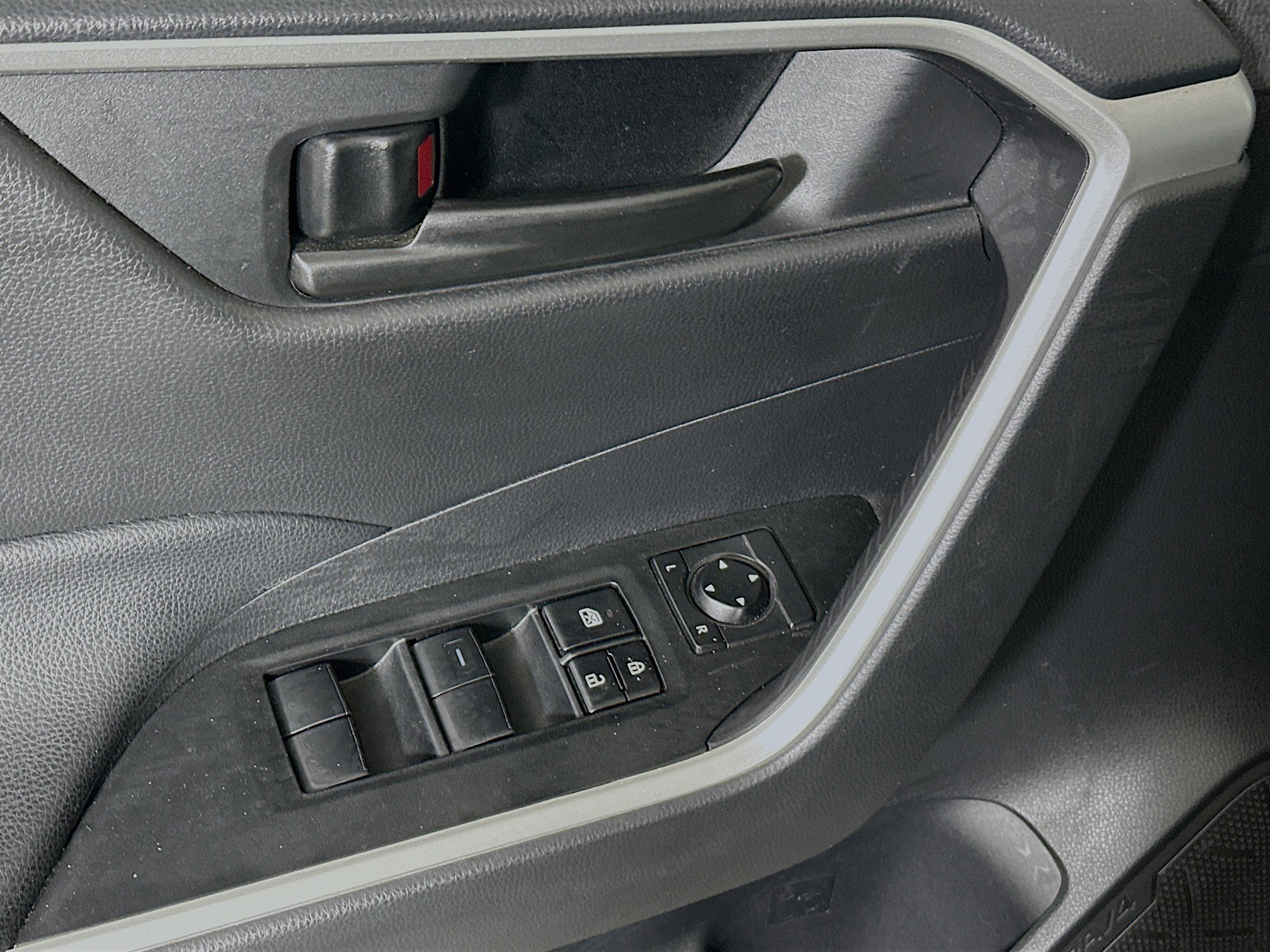 Used 2024 Toyota RAV4 LE AWD/4WD image 14