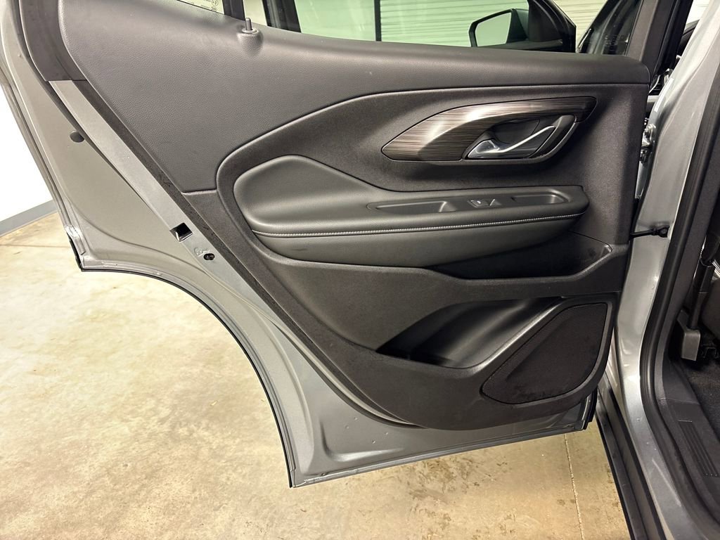 Certified 2024 GMC Terrain SLT image 29