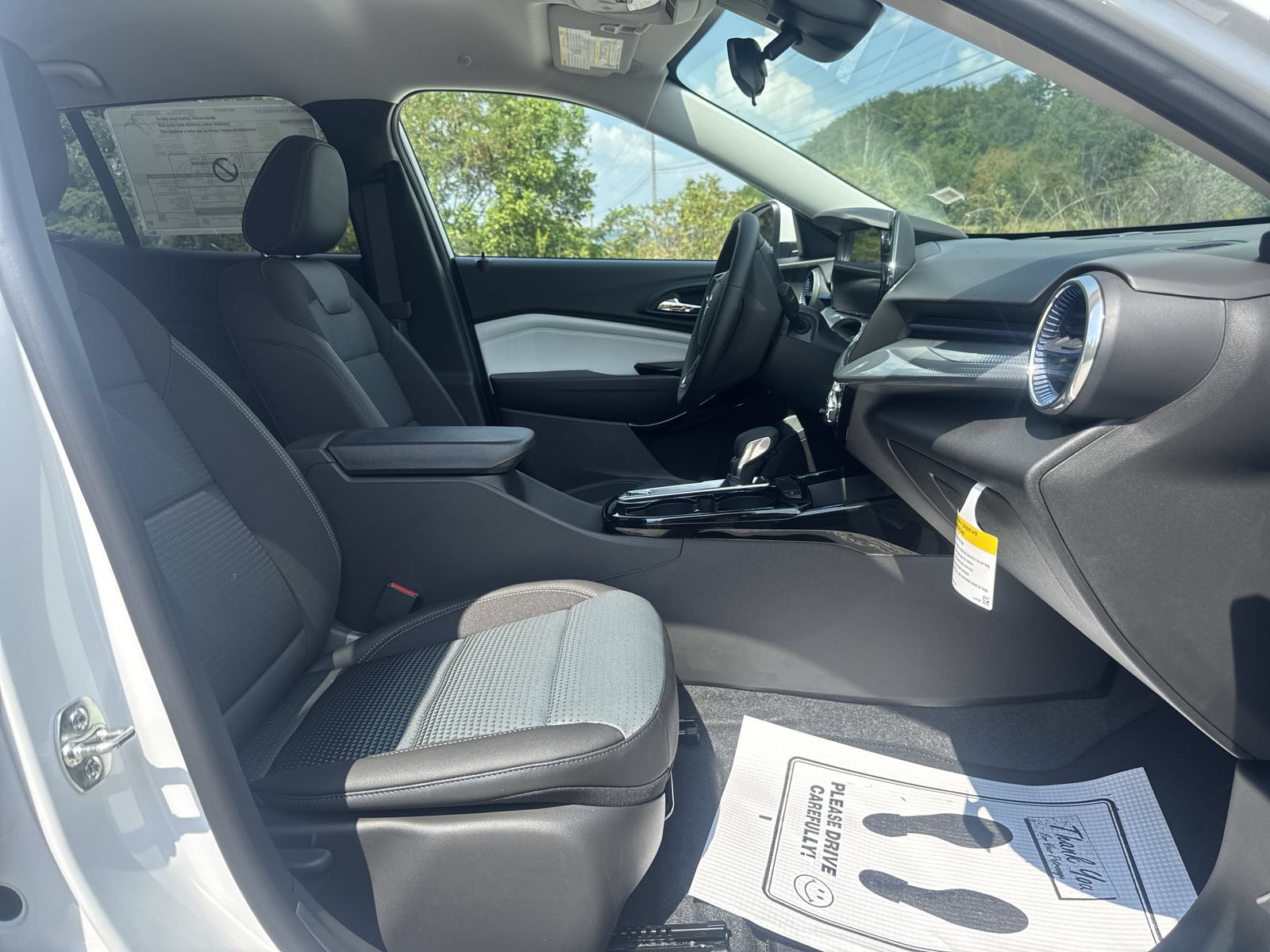 New 2026 Chevrolet Trax LT w/ LT Convenience Package FWD image 26