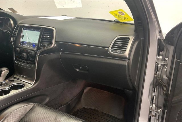 Used 2018 Jeep Grand Cherokee Trailhawk w/ Trailhawk Luxury Group AWD/4WD image 15