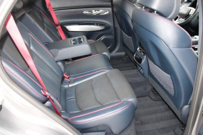 Used 2022 Genesis GV70 3.5T Sport image 18