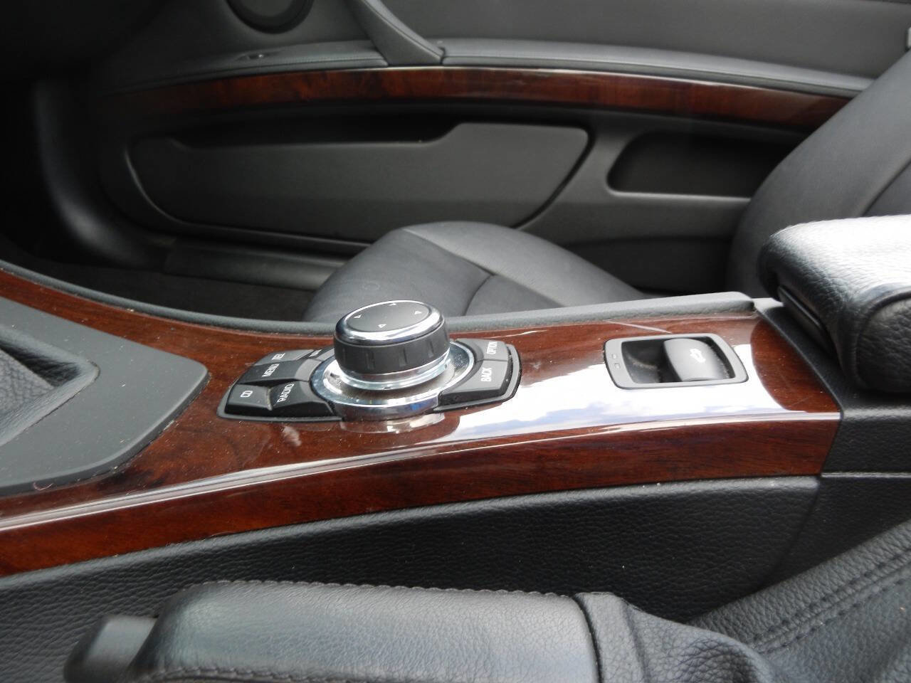 Used 2012 BMW 328i Convertible image 33