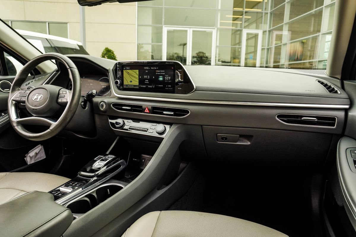 Used 2020 Hyundai Sonata Limited image 19