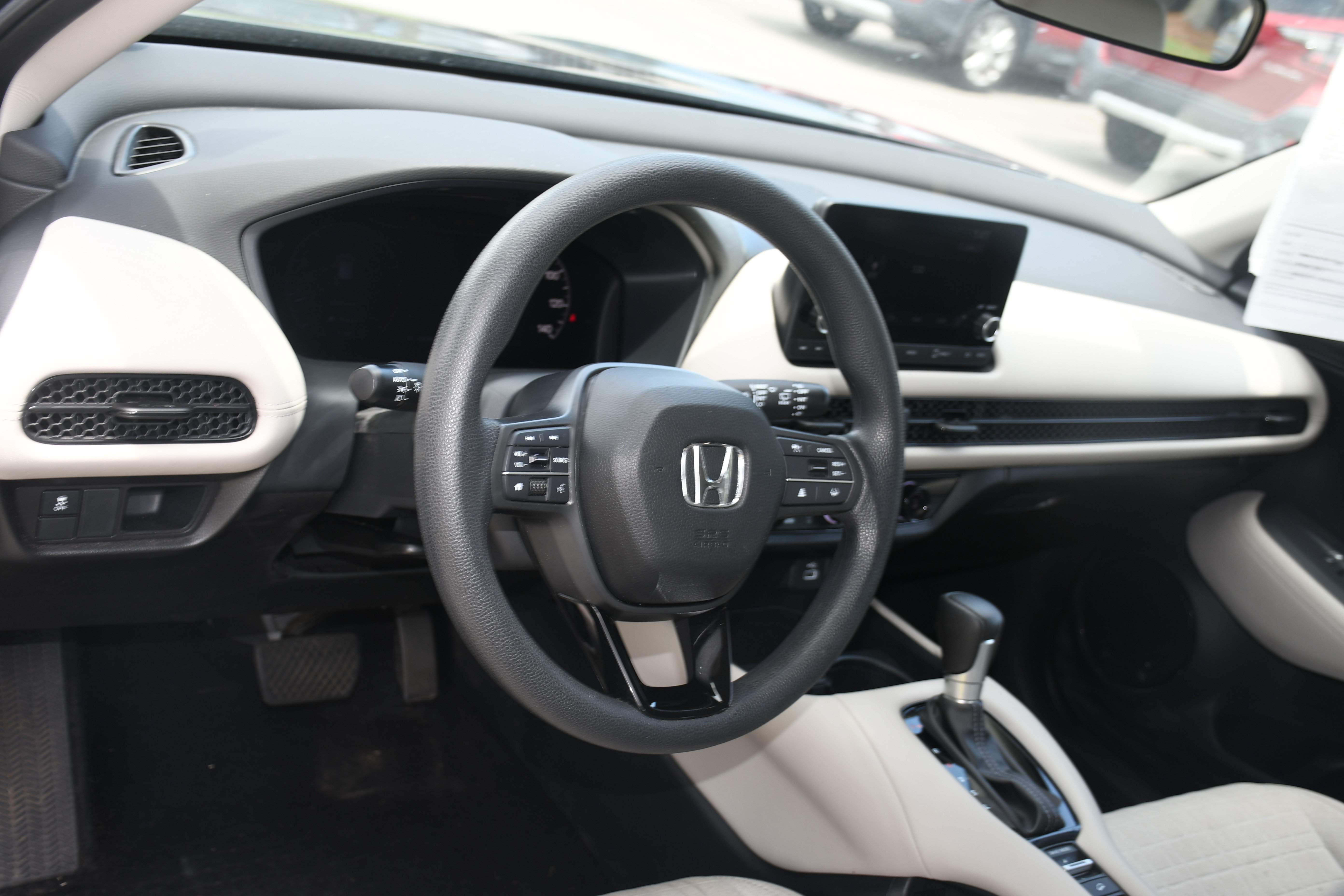 Used 2024 Honda HR-V LX image 8