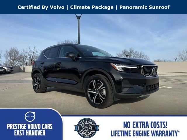 Certified 2025 Volvo XC40 B5 Core image 1