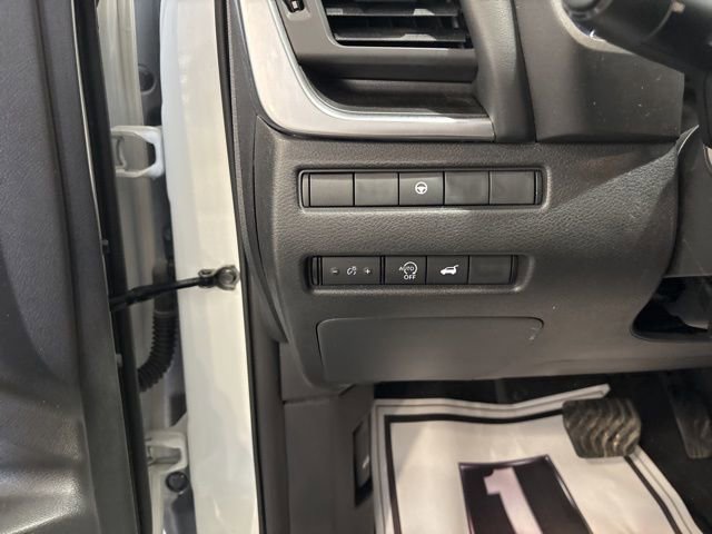 Certified 2023 Nissan Rogue SV w/ SV Premium B Package AWD/4WD image 17