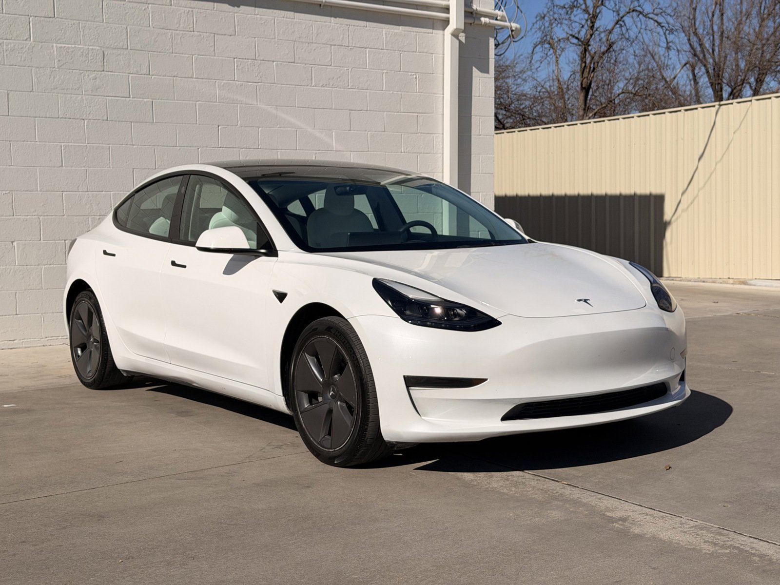Used 2023 Tesla Model 3 Standard Range image 3
