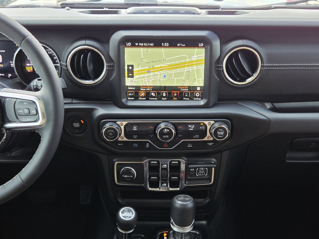 Used 2023 Jeep Wrangler Unlimited Sahara AWD/4WD image 21