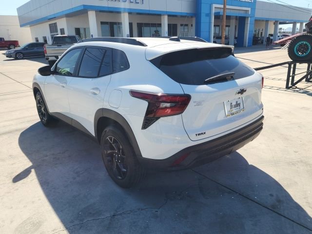 New 2026 Chevrolet Trax LT w/ Midnight Edition image 6