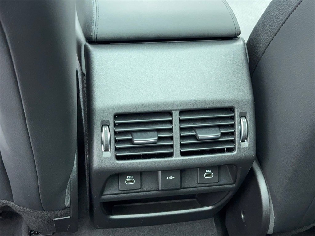 Used 2022 Land Rover Discovery Sport S image 44