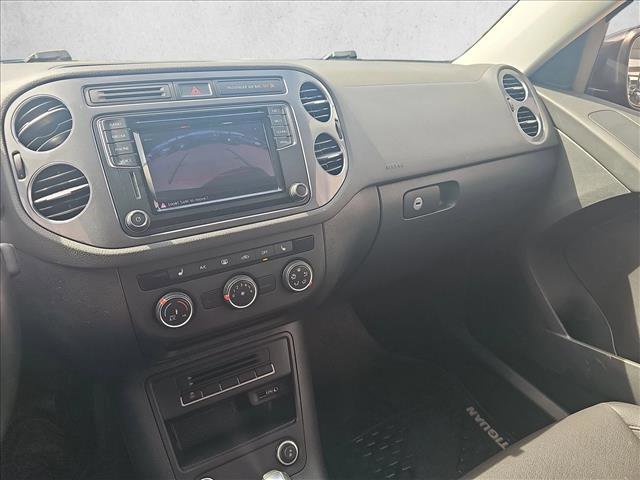 Used 2017 Volkswagen Tiguan S image 15