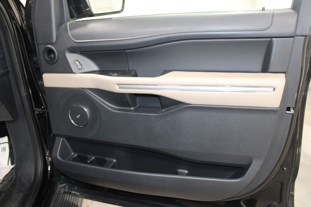Used 2024 Ford Expedition Max Limited image 31
