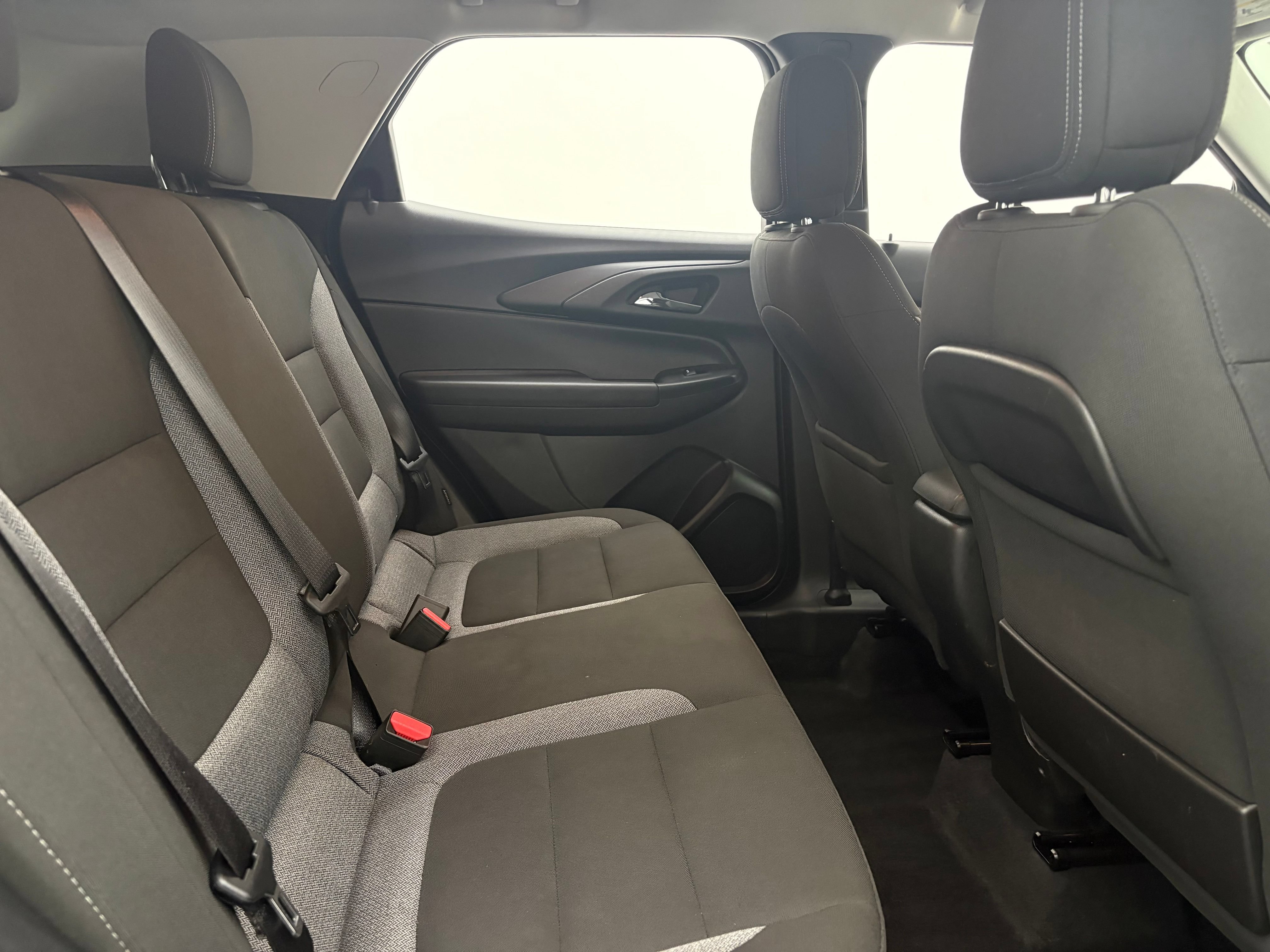 Used 2025 Chevrolet TrailBlazer LT FWD image 32