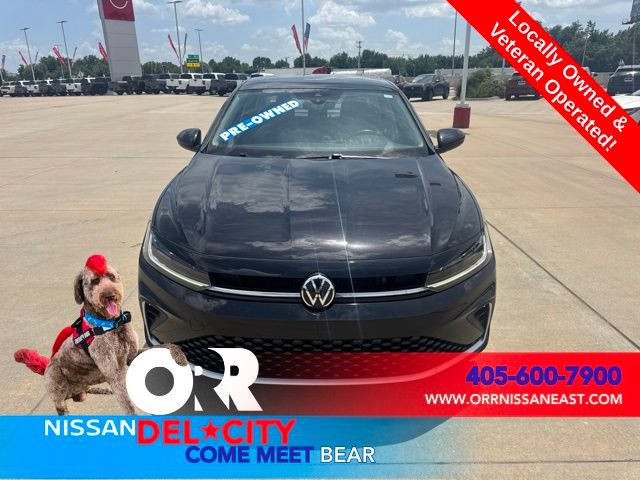 Used 2025 Volkswagen Jetta SE FWD image 8