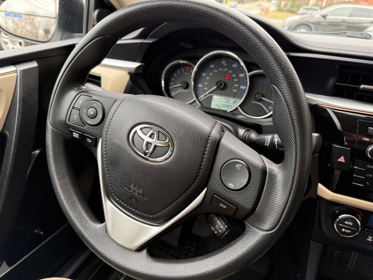 Used 2016 Toyota Corolla LE FWD image 18