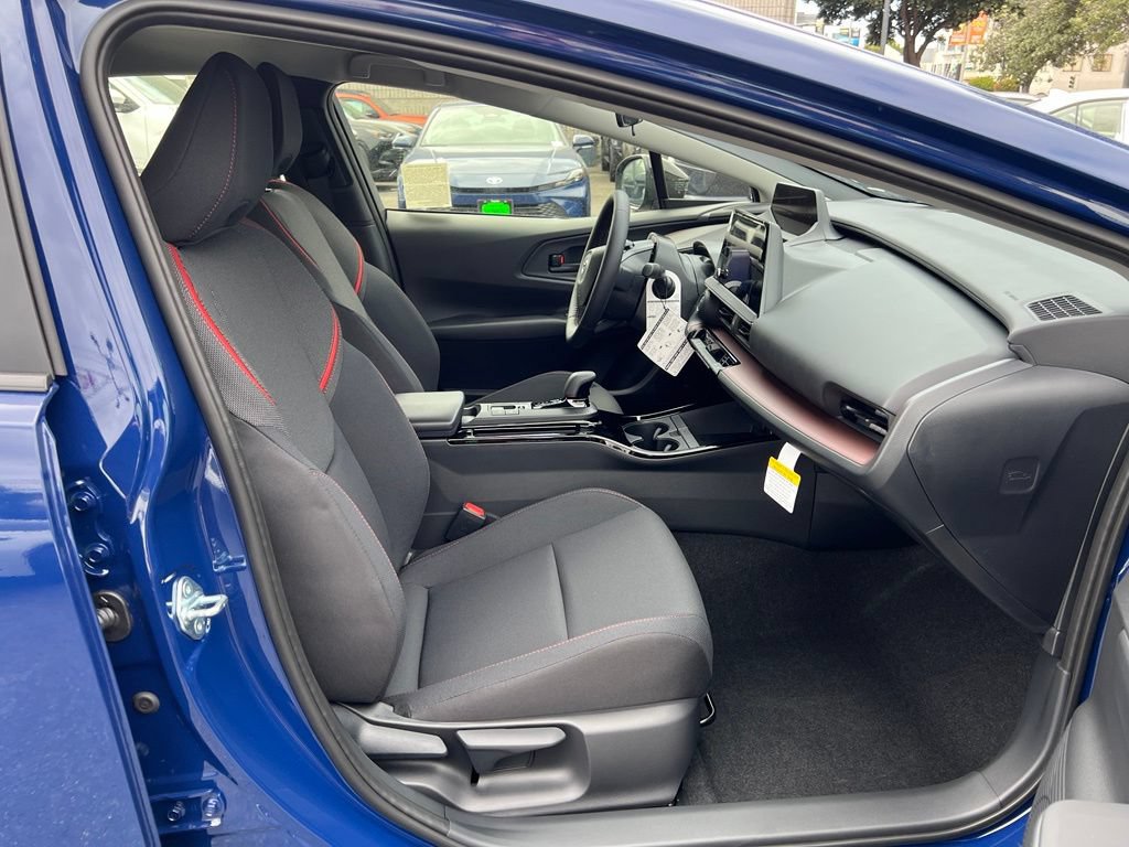 New 2027 Toyota Prius Plug-In Hybrid FWD image 16