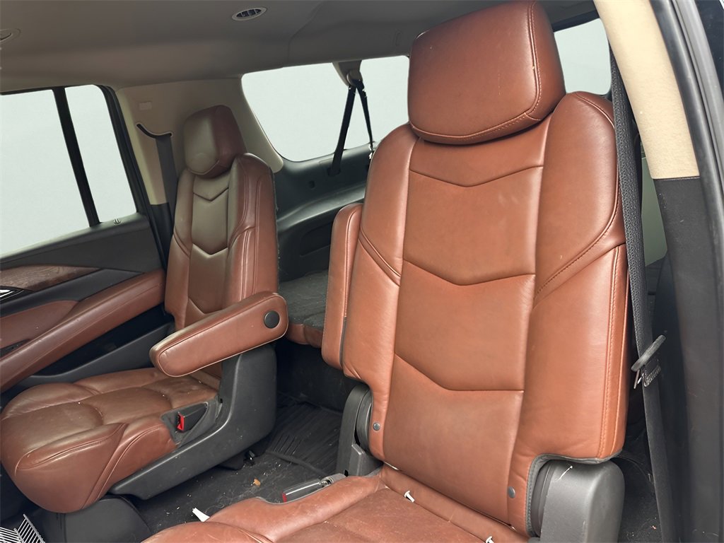 Used 2019 Cadillac Escalade ESV Luxury image 15