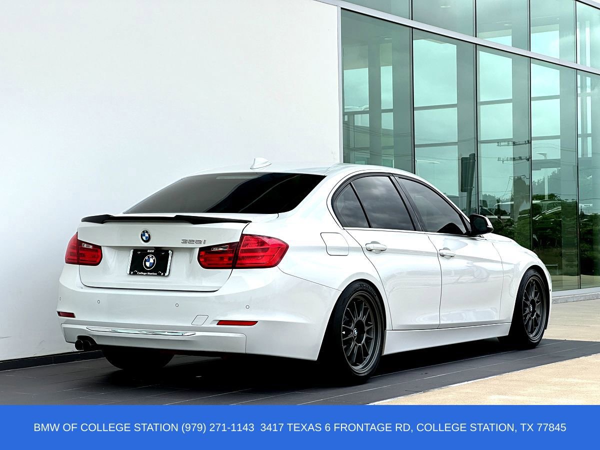 Used 2013 BMW 328i Sedan RWD image 4