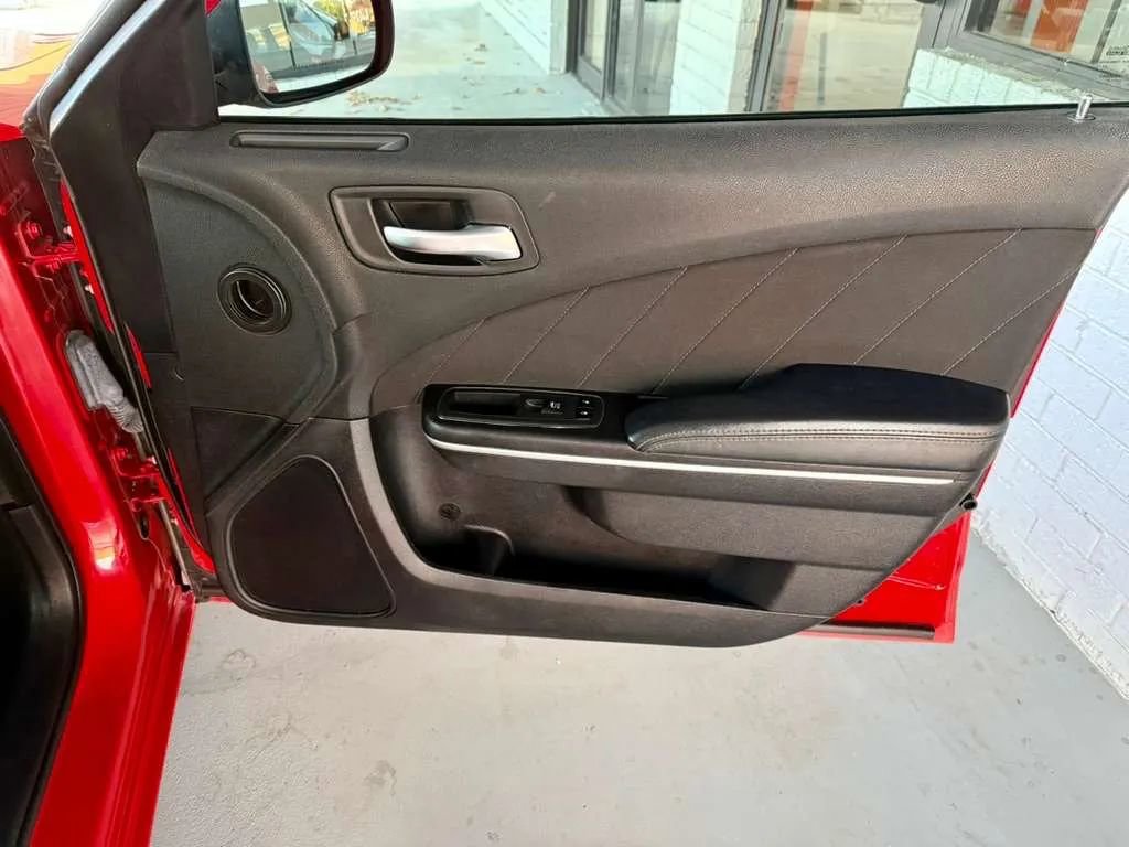 Used 2021 Dodge Charger SXT w/ Driver Convenience Group image 16