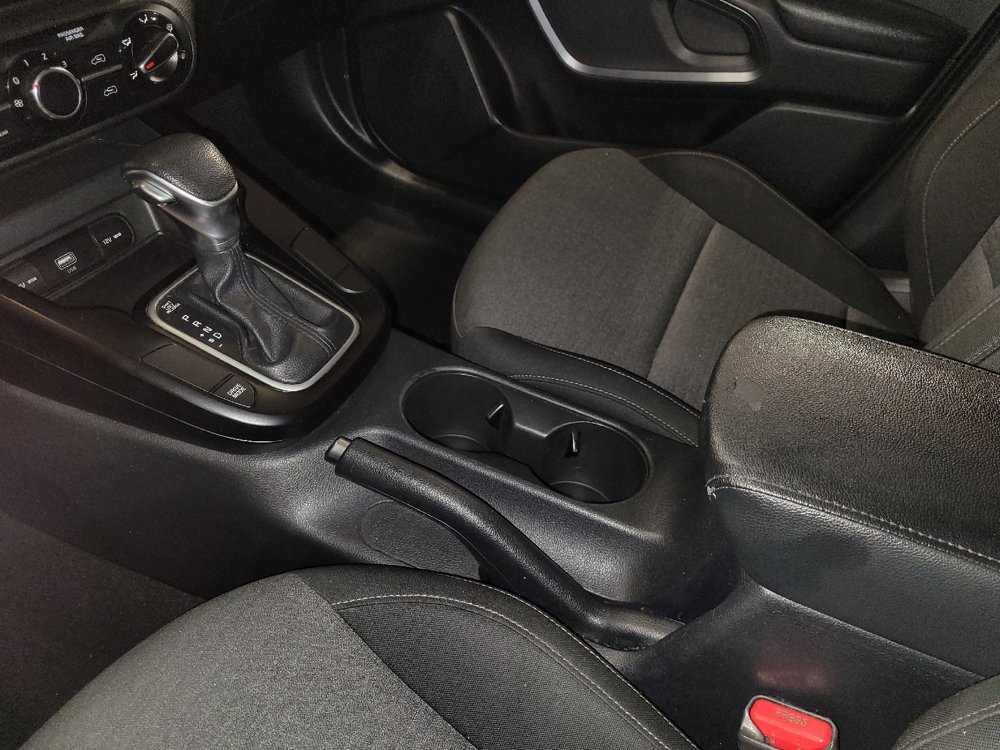 Used 2020 Kia Soul S FWD image 26