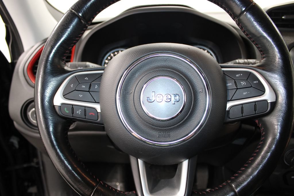 Used 2018 Jeep Renegade Trailhawk AWD/4WD image 14