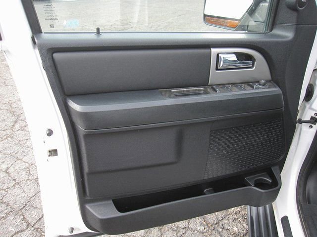 Used 2016 Ford Expedition Limited AWD/4WD image 12