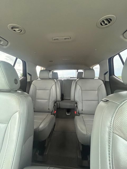 Used 2020 Chevrolet Traverse Premier FWD image 13