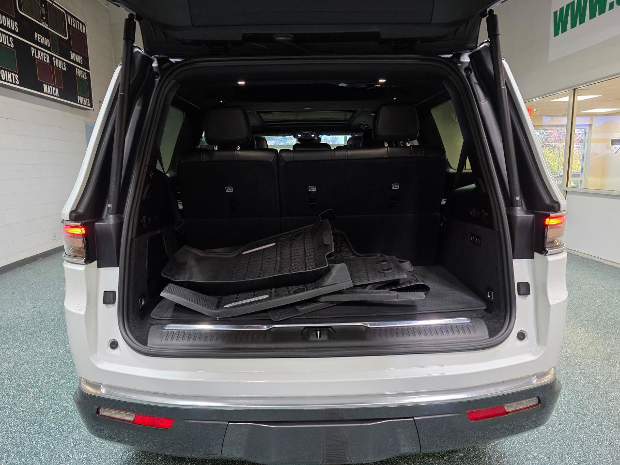 Used 2022 Jeep Grand Wagoneer Series I AWD/4WD image 24