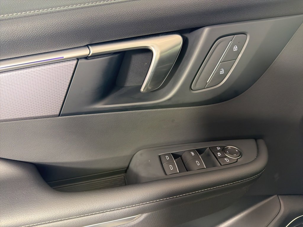 Used 2025 Buick Enclave Sport Touring image 18