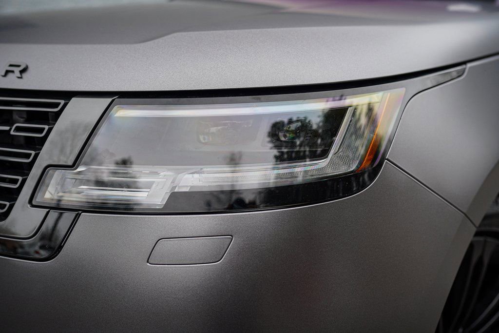Used 2022 Land Rover Range Rover Long Wheelbase SE image 4