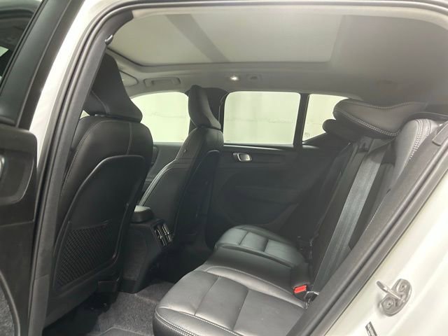 Used 2025 Volvo XC40 B5 Core AWD/4WD image 13