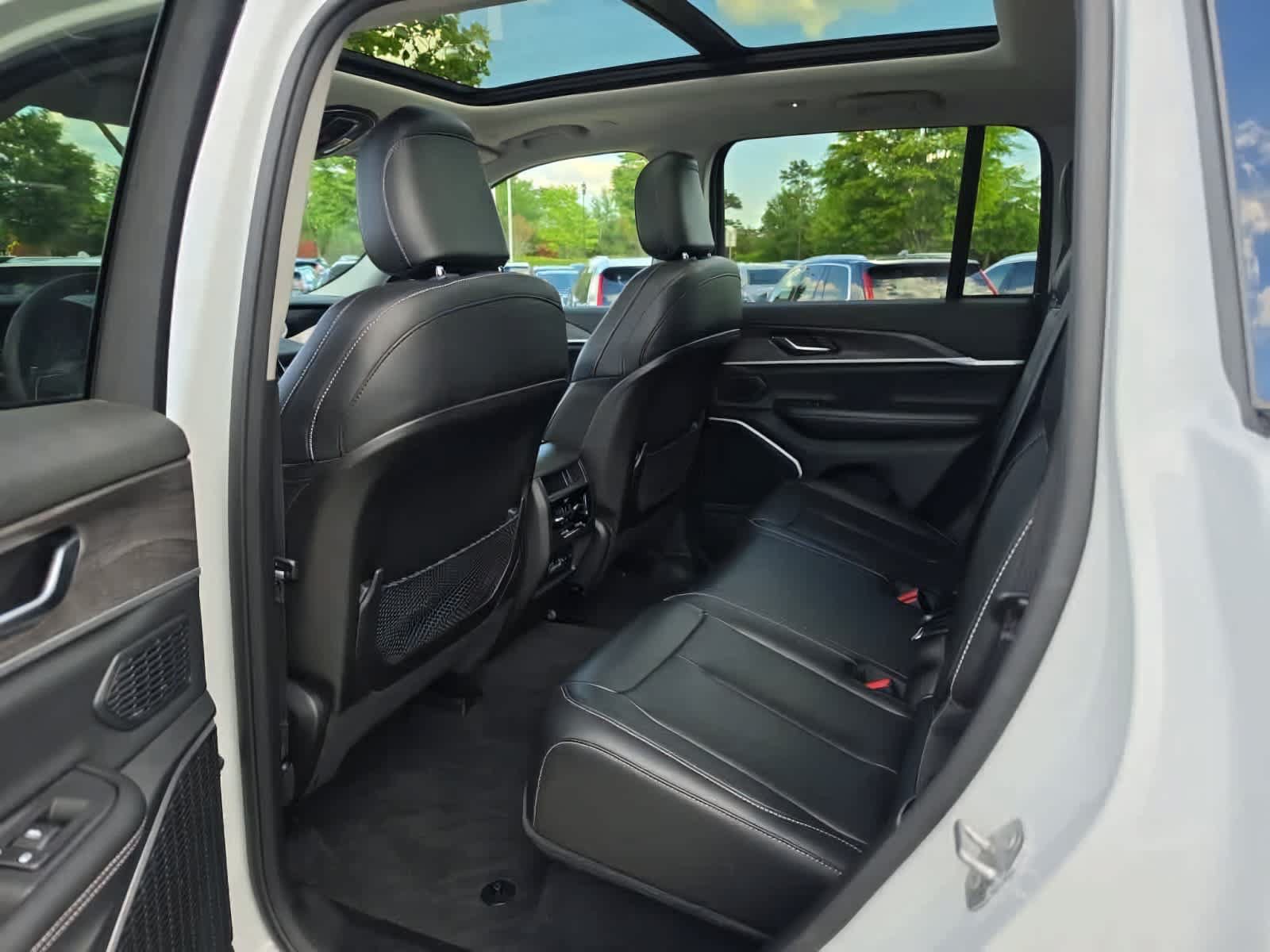 Used 2023 Jeep Grand Cherokee 4WD 4xe image 25
