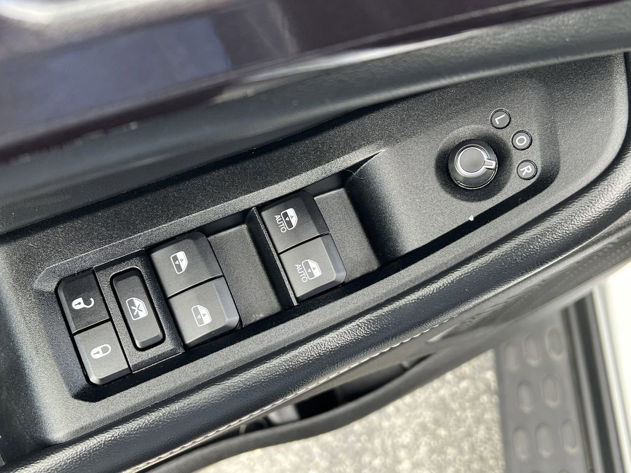 Used 2022 Jeep Grand Cherokee L Laredo image 19