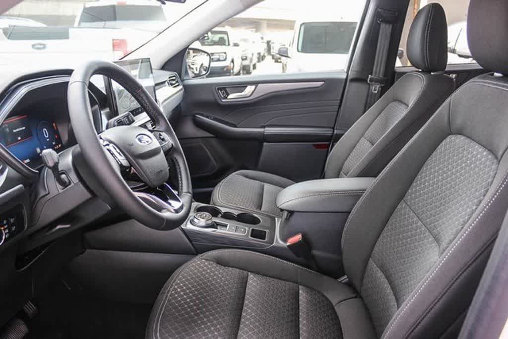 New 2024 Ford Escape Active w/ Tech Pack #2 FWD image 15