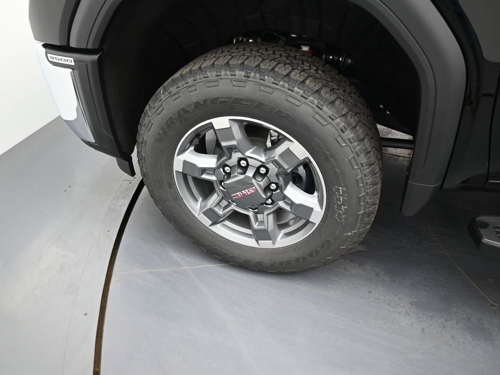 New 2026 GMC Sierra 3500 SLE image 8