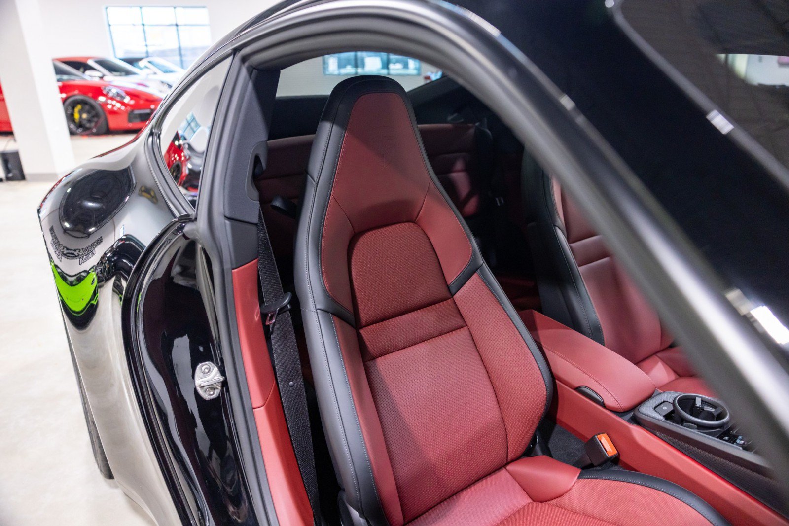 Used 2025 Porsche 911 Carrera S RWD image 28