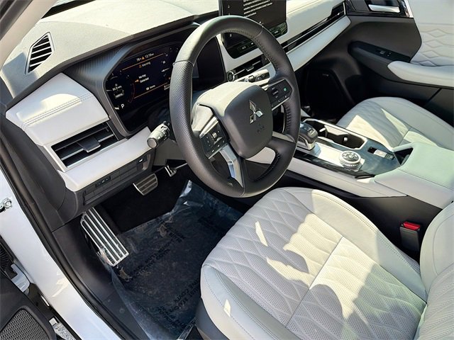 Used 2025 Mitsubishi Outlander SEL image 27